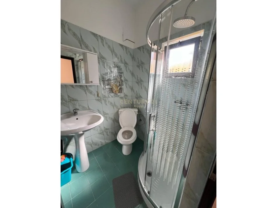 Tirane, jepet me qera apartament 2+1 Kati 2, 76 m² 700 € 