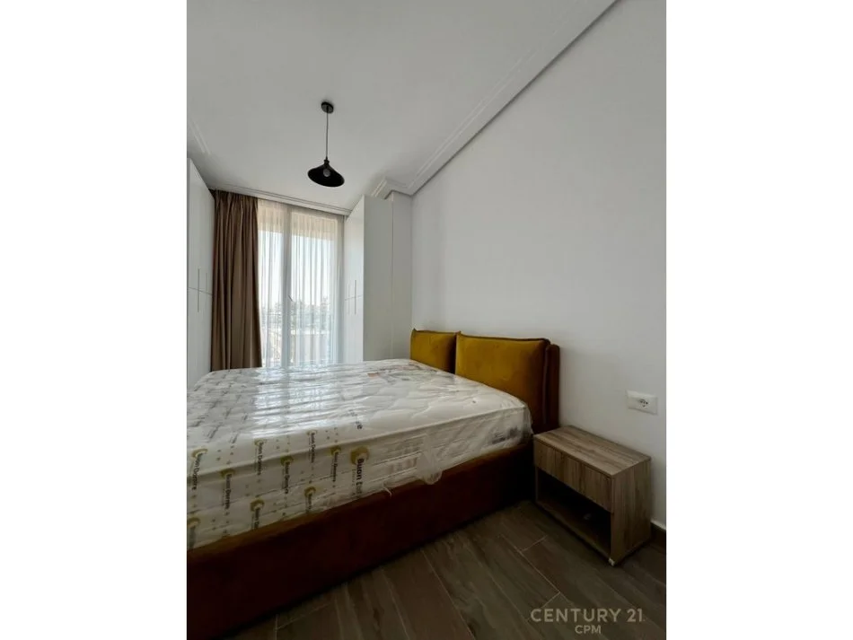 Tirane, jepet me qera apartament 2+1 Kati 3, 96 m² 900 € (Shkolla e Kuqe)