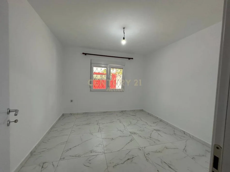 Tirane, jepet me qera apartament 1+1 Kati 1, 59 m² 450 € 