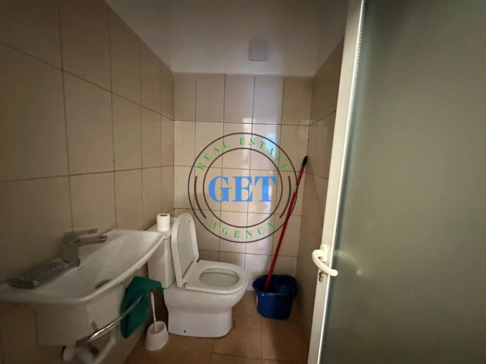 Durres, jepet me qera apartament 2+1 Kati 0, 40 m² 450 € 