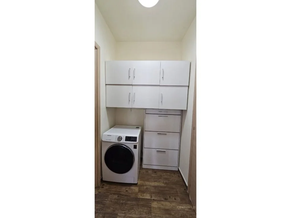Tirane, jepet me qera 1+1 Kati 4, 60 m² 550 € (Rruga e Dibres)