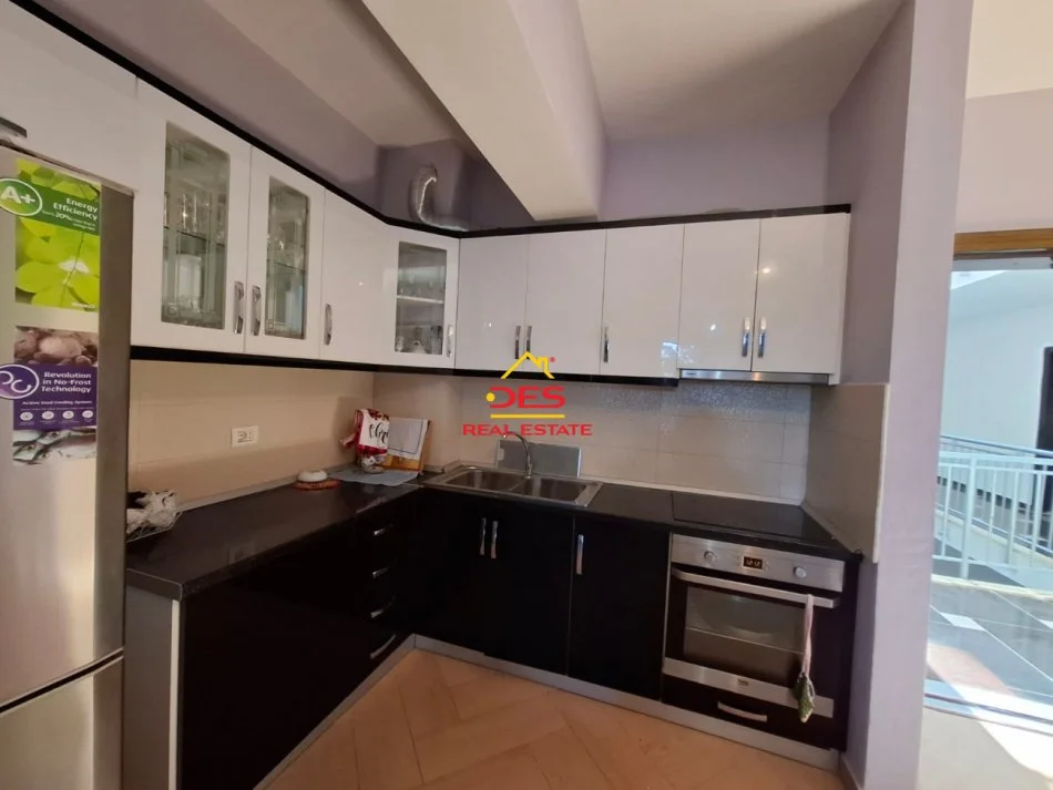 Vlore, shitet apartament 2+1+Ballkon Kati 4, 108 m² (Orikum)