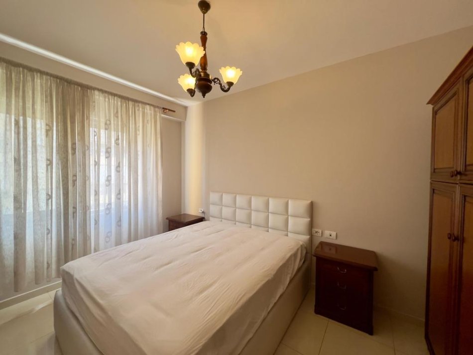 Tirane, jepet me qera apartament 1+1+Ballkon Kati 5, 67 m² 500 € 