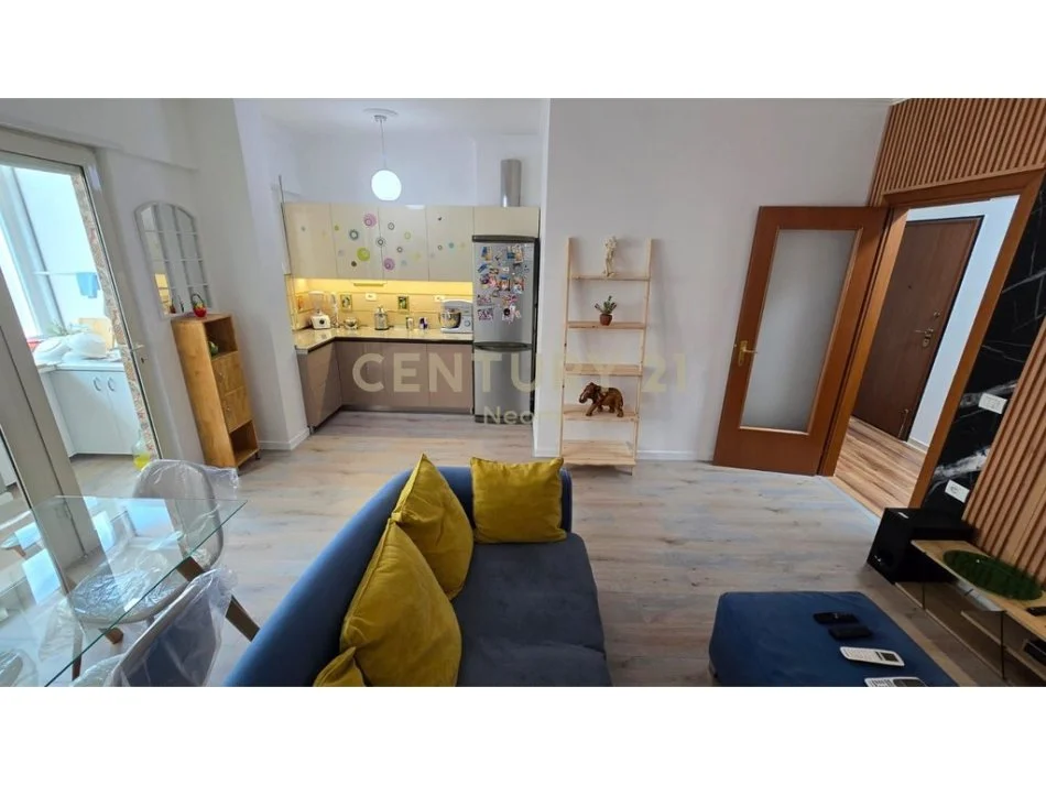 Tirane, jepet me qera apartament 2+1+Aneks+Ballkon Kati 10, 114 m² 1.500 € (Neom116505)