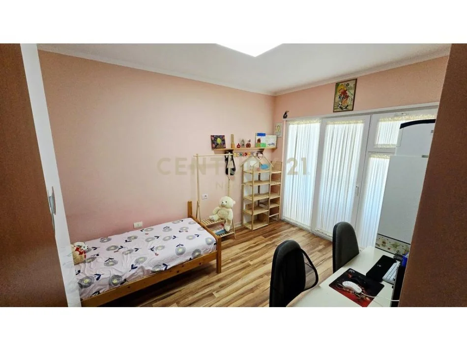 Tirane, jepet me qera apartament 2+1+Aneks+Ballkon Kati 10, 114 m² 1.500 € (Neom116505)