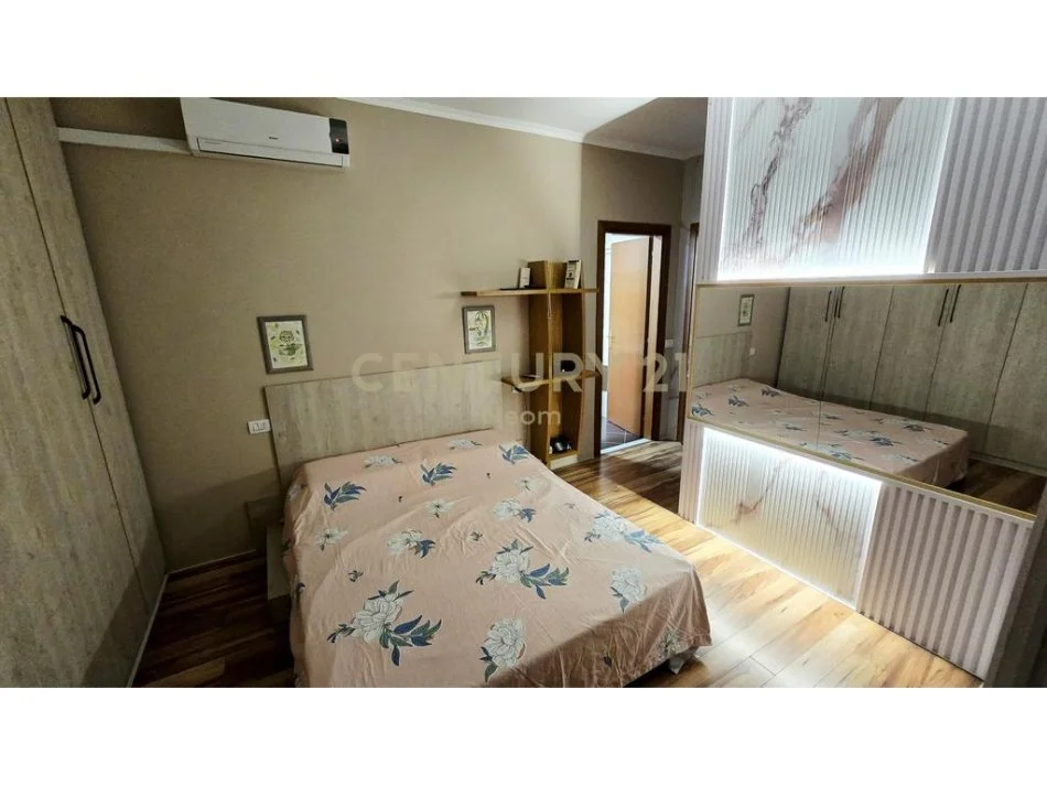 Tirane, jepet me qera apartament 2+1+Aneks+Ballkon Kati 10, 114 m² 1.500 € (Neom116505)
