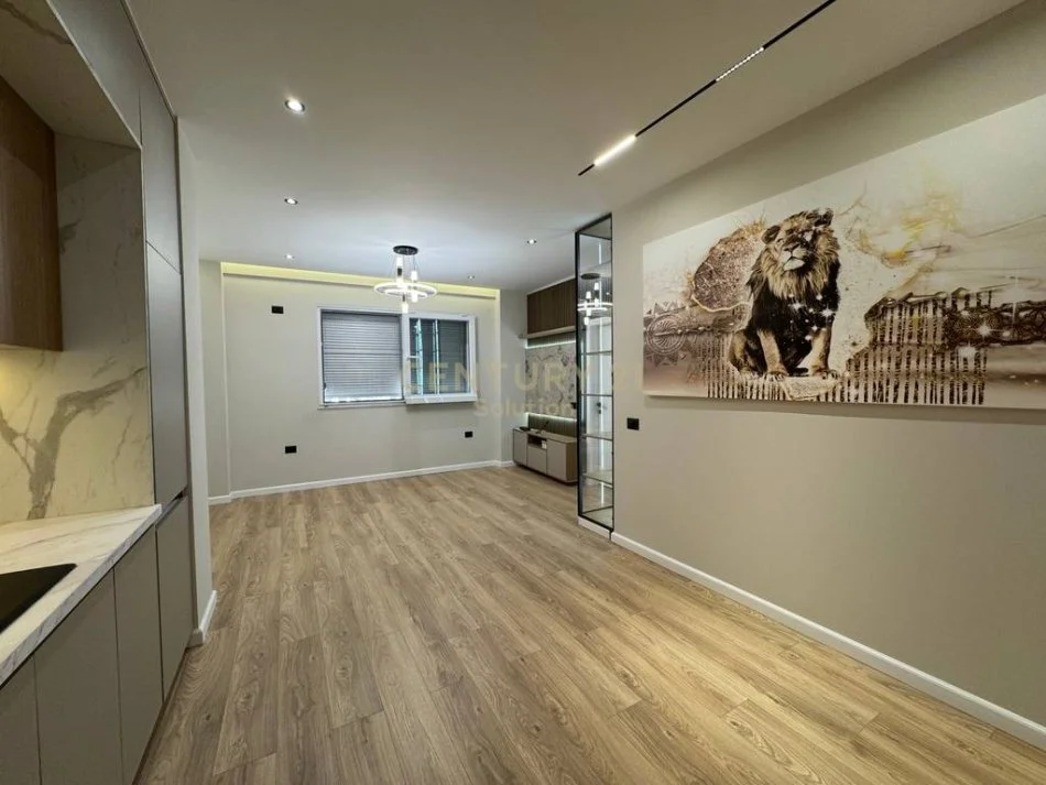 Tirane, shitet apartament 2+1+Ballkon Kati 1, 100 m² 195.000 € (kodra e diellit)