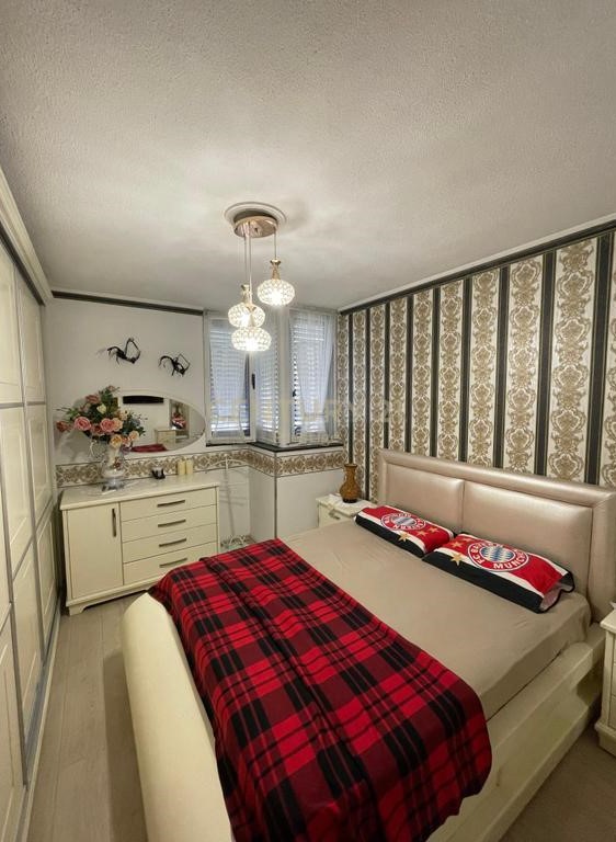 Tirane, jepet me qera 2+1+Aneks+Ballkon Kati 6, 1.200 € 