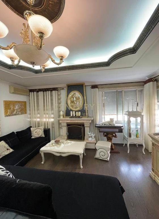 Tirane, jepet me qera 2+1+Aneks+Ballkon Kati 6, 1.200 € 