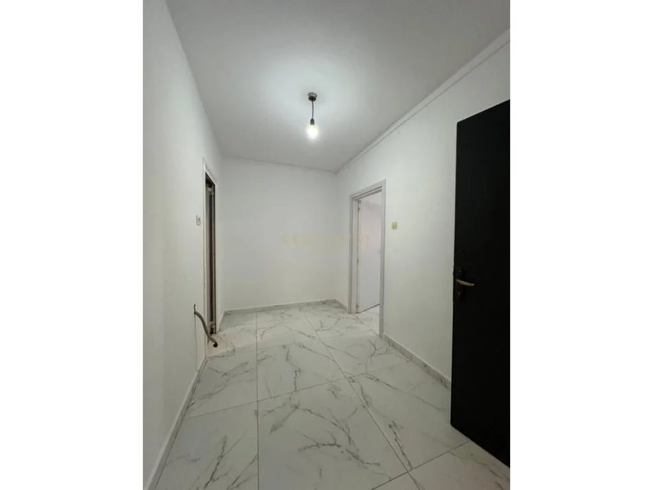 Tirane, jepet me qera apartament 1+1 Kati 1, 59 m² 450 € 