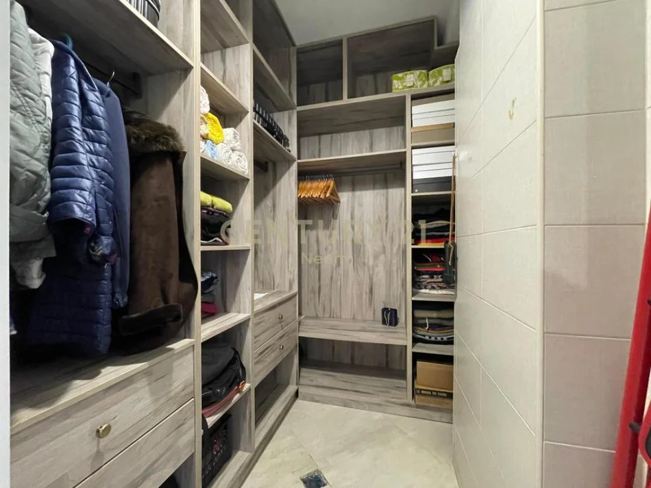 Tirane, jap me qera apartament 2+1 , 115 m² 800 € (Liqeni i Thate)