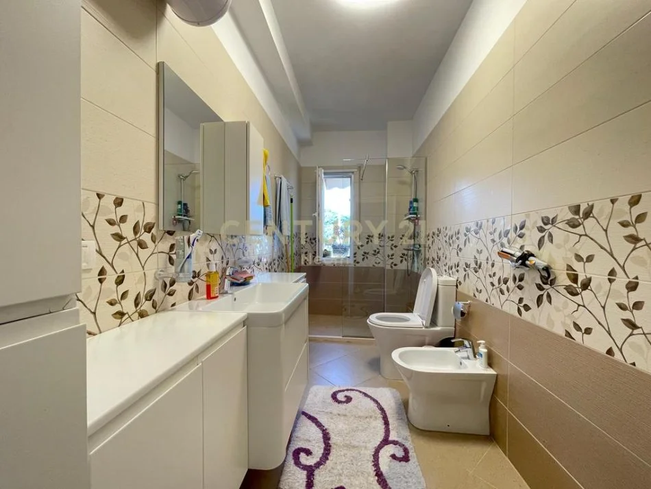 Tirane, jepet me qera apartament 2+1+Aneks+Ballkon Kati 4, 115 m² 800 € (Neom119646)