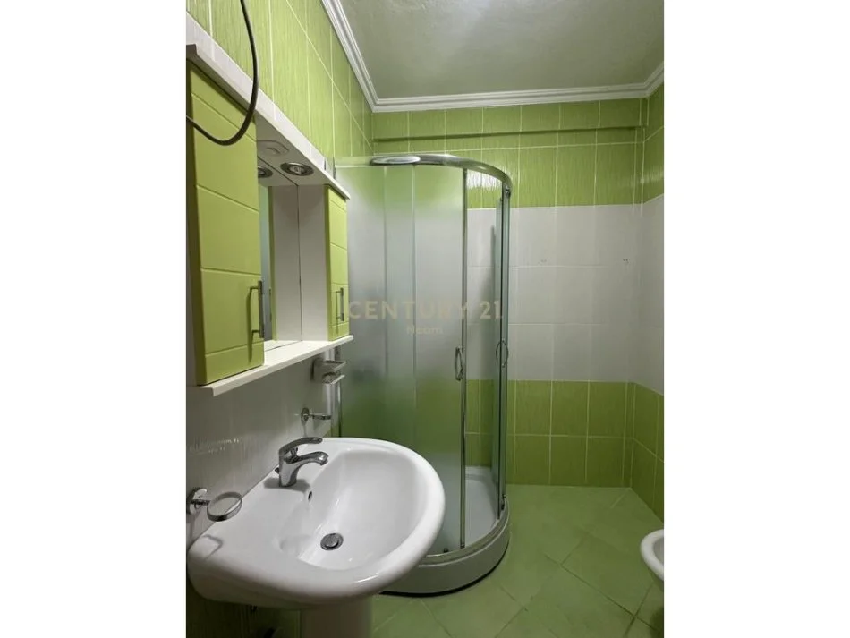 Tirane, jap me qera apartament 2+1 Kati 2, 127 m² 600 € (Don Bosko)