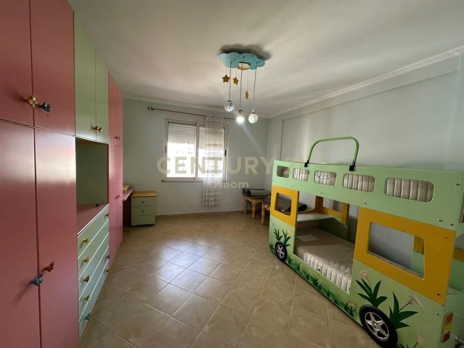 Tirane, jepet me qera apartament 2+1+Aneks+Ballkon Kati 8, 127 m² 600 € (Neom119651)