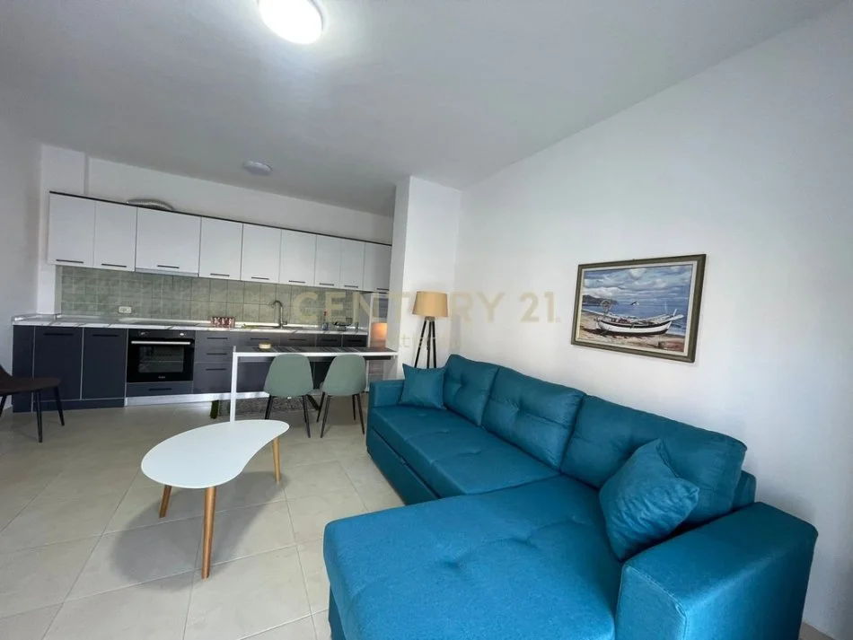 Durres, jepet me qera apartament 1+1+Ballkon Kati 4, 120 m² 400 € (ish rajoni)