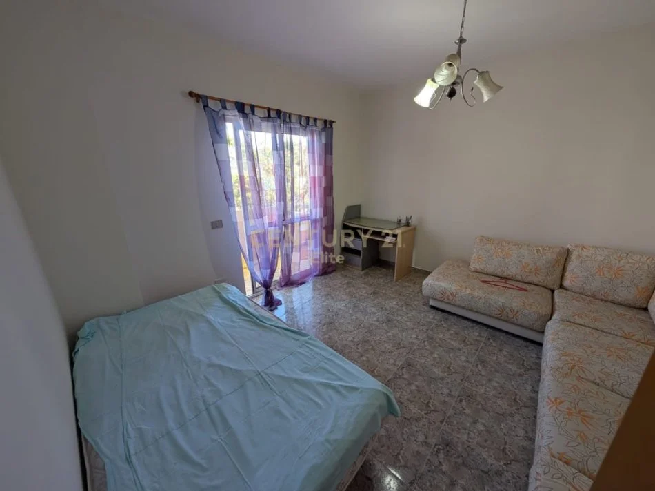 Tirane, jepet me qera apartament 2+1+Ballkon Kati 3, 120 m² 600 € (Rruga e Kavajes)