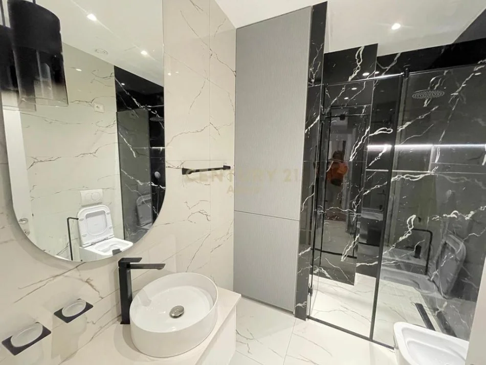 Tirane, jepet me qera apartament 2+1+Ballkon Kati 5, 103 m² 1.900 € (Lake View)
