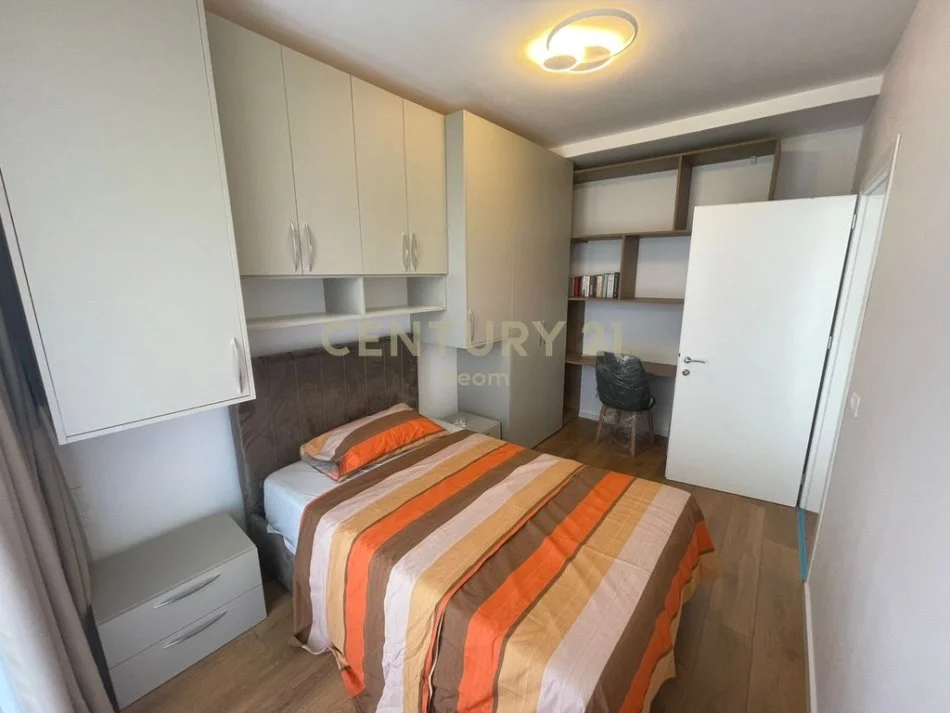 Tirane, jepet me qera apartament 2+1 Kati 3, 85 m² 1.300 € (Lake View Residence - Liqeni Tiranes)