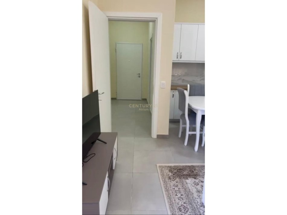 Tirane, jepet me qera apartament 2+1+Aneks+Ballkon Kati 1, 102 m² 500 € (Rr. Idriz Dollaku)