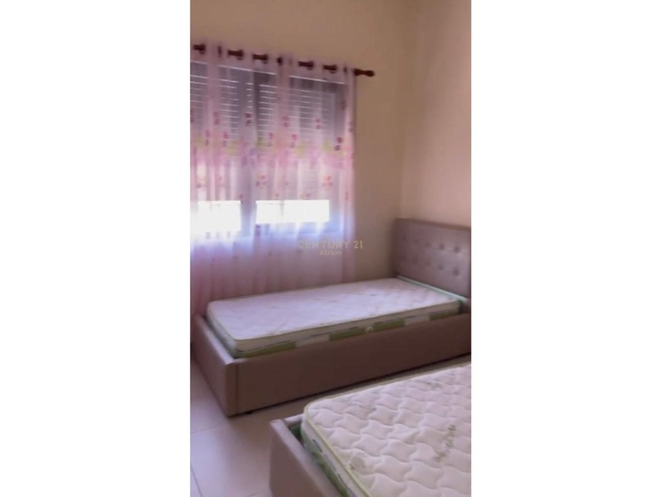 Tirane, jepet me qera apartament 2+1+Aneks+Ballkon Kati 1, 102 m² 500 € (Rr. Idriz Dollaku)