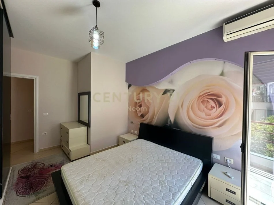 Tirane, jepet me qera apartament 1+1+Aneks+Ballkon Kati 1, 70 m² 500 € (Neom119183)