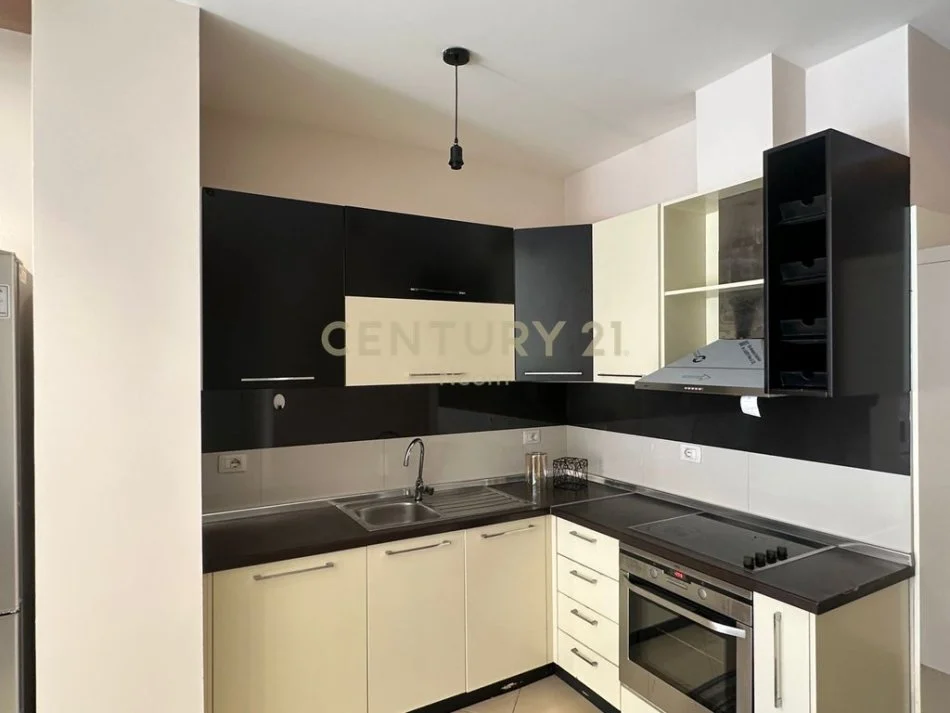 Tirane, jepet me qera apartament 1+1+Aneks+Ballkon Kati 1, 70 m² 500 € (Neom119183)