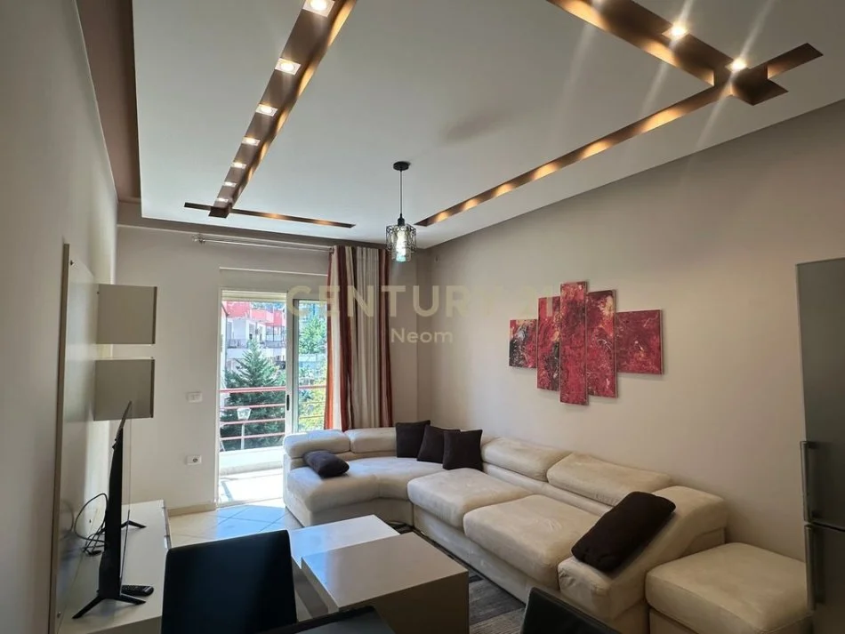 Tirane, jepet me qera apartament 1+1+Aneks+Ballkon Kati 1, 70 m² 500 € (Neom119183)