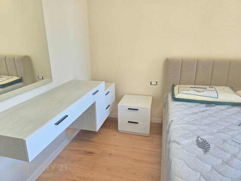 Tirane, jepet me qera apartament 1+1 Kati 2, 53 m² 480 € (Bulevardi i Ri)