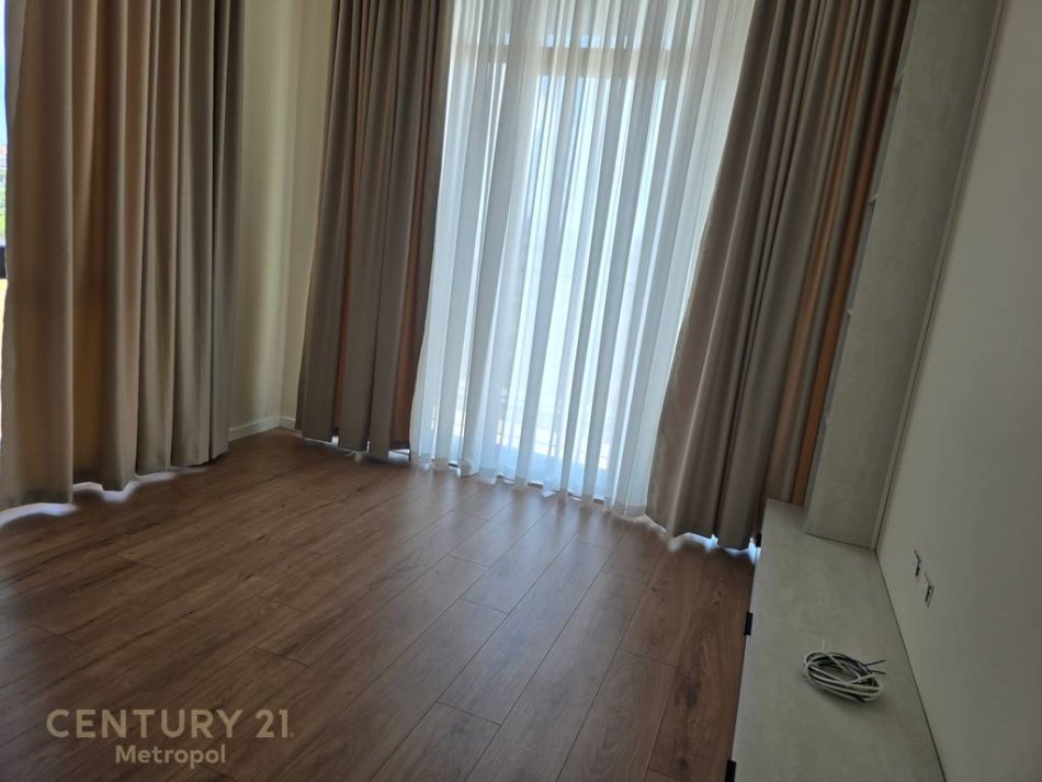 Tirane, jepet me qera apartament 1+1 Kati 2, 53 m² 480 € (Bulevardi i Ri)
