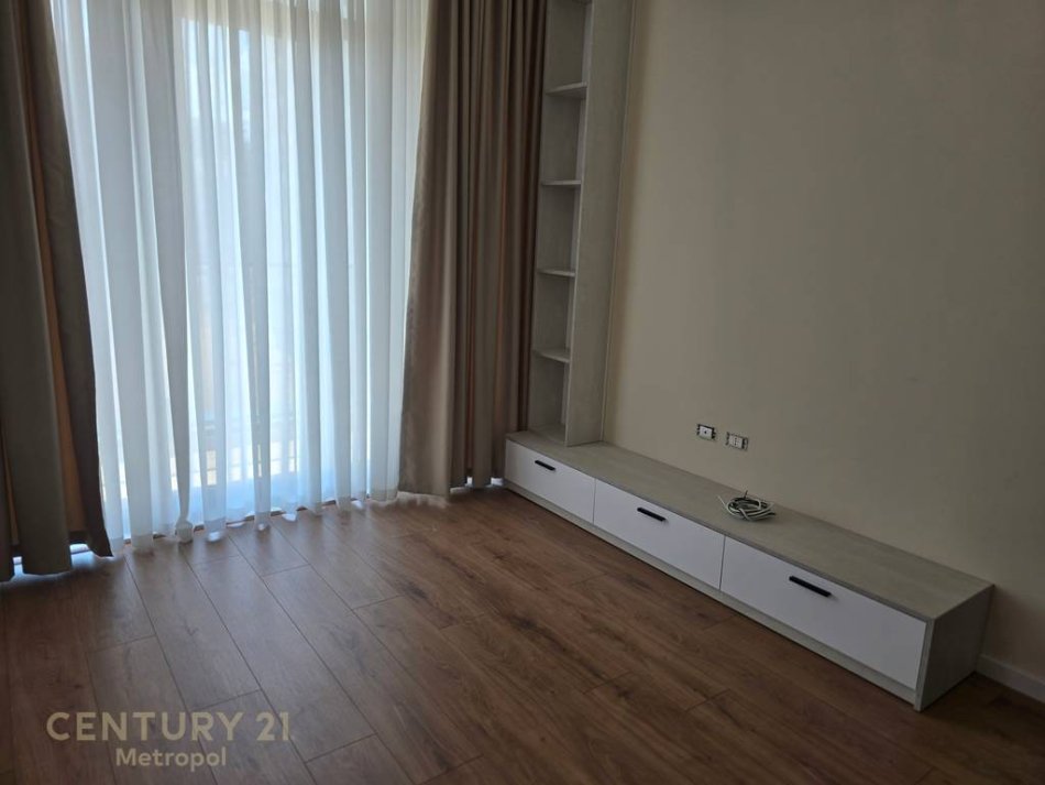 Tirane, jepet me qera apartament 1+1 Kati 2, 53 m² 480 € (Bulevardi i Ri)