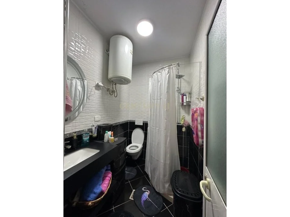 Tirane, shitet apartament 2+1 Kati 2, 130 m² 250.000 € 