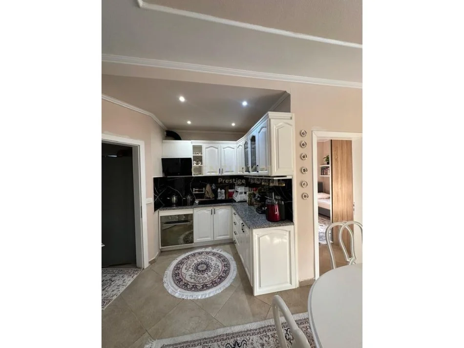 Tirane, shitet apartament 2+1 Kati 2, 130 m² 250.000 € 