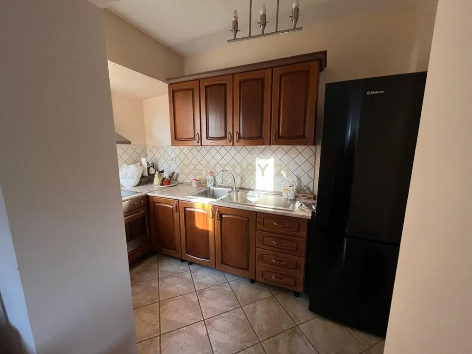 Tirane, jepet me qera apartament 2+1+Ballkon Kati 2, 73 m² 480 € (Oxhaku prane QSUT)