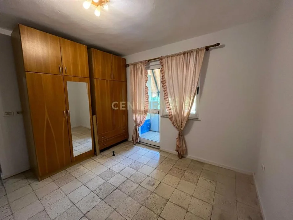 Tirane, jepet me qera apartament 2+1+Ballkon Kati 2, 73 m² 480 € (Oxhaku prane QSUT)
