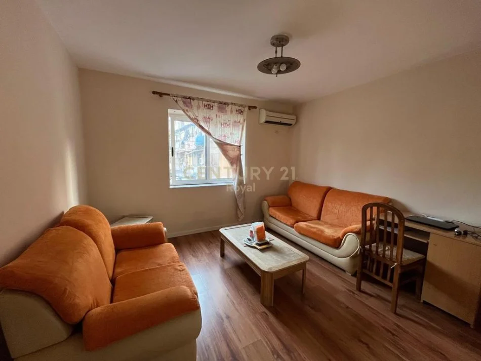 Tirane, jepet me qera apartament 2+1 Kati 2, 73 m² 480 € (Oxhaku shume prane QSUT)