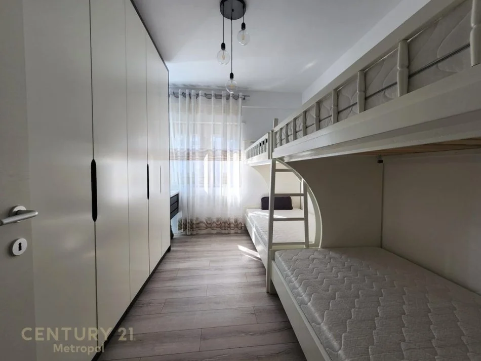 Tirane, jepet me qera apartament 2+1+2 Tualete, Kati 5, 102 m² 1.100 €