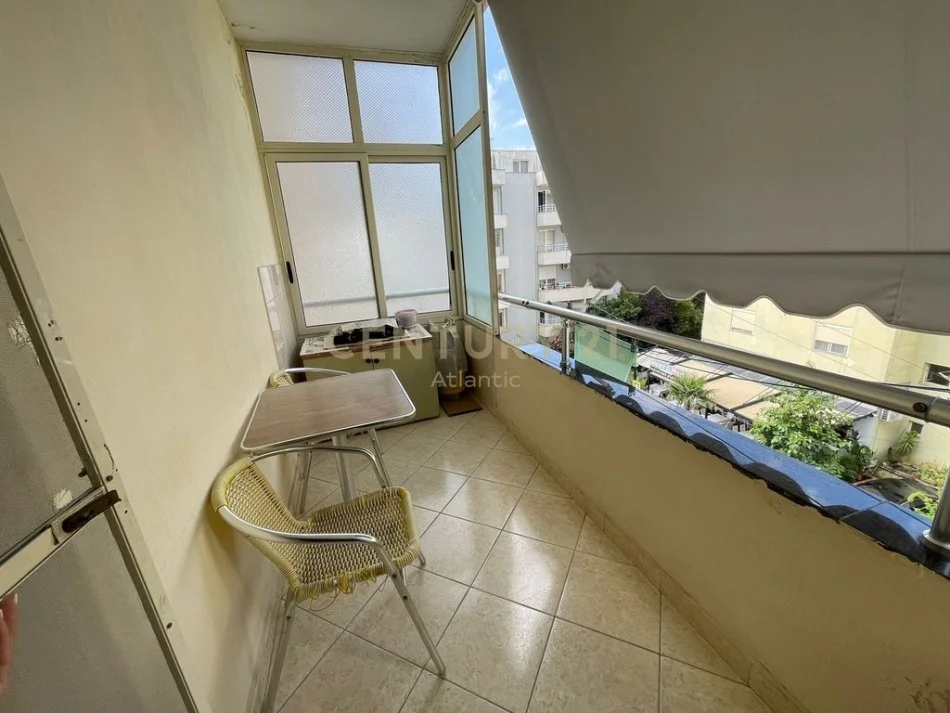 Durres, jepet me qera apartament 1+1 Kati 4, 57 m² 350 € (SHKEMBI I KAVAJES)