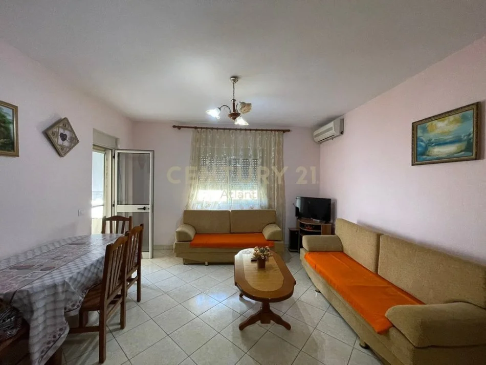 Durres, jepet me qera apartament 1+1 Kati 4, 57 m² 350 € (SHKEMBI I KAVAJES)