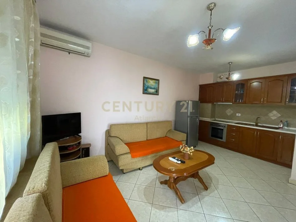 Durres, jepet me qera apartament 1+1 Kati 4, 57 m² 350 € (SHKEMBI I KAVAJES)