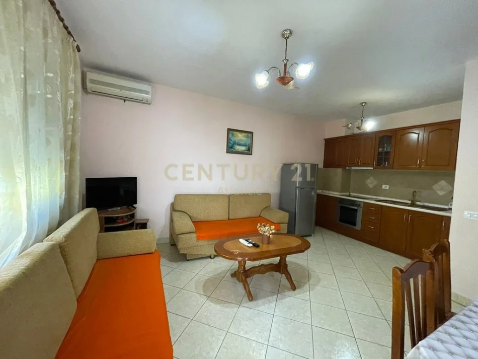 Durres, jepet me qera apartament 1+1 Kati 4, 57 m² 350 € (SHKEMBI I KAVAJES)