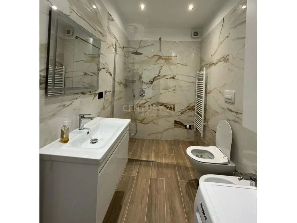 Tirane, jepet me qera apartament 2+1 Kati 3, 97 m² 1.500 € (TEG Tirana Albania)
