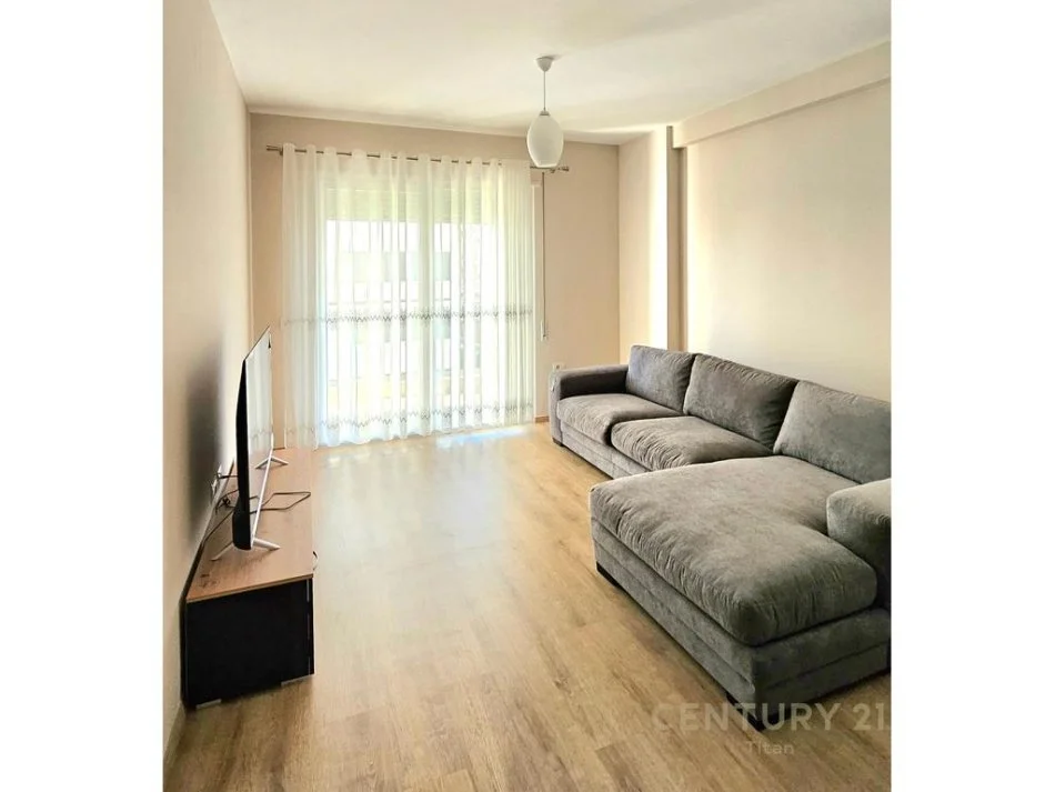Tirane, jepet me qera apartament 2+1 Kati 3, 101 m² 700 € 