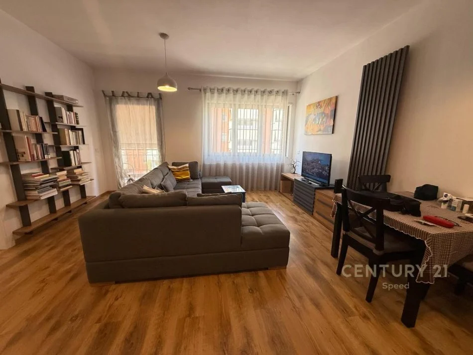 Tirane, jepet me qera apartament 2+1 Kati 5, 133 m² 1.300 € (Kompleksi Deliorgji)