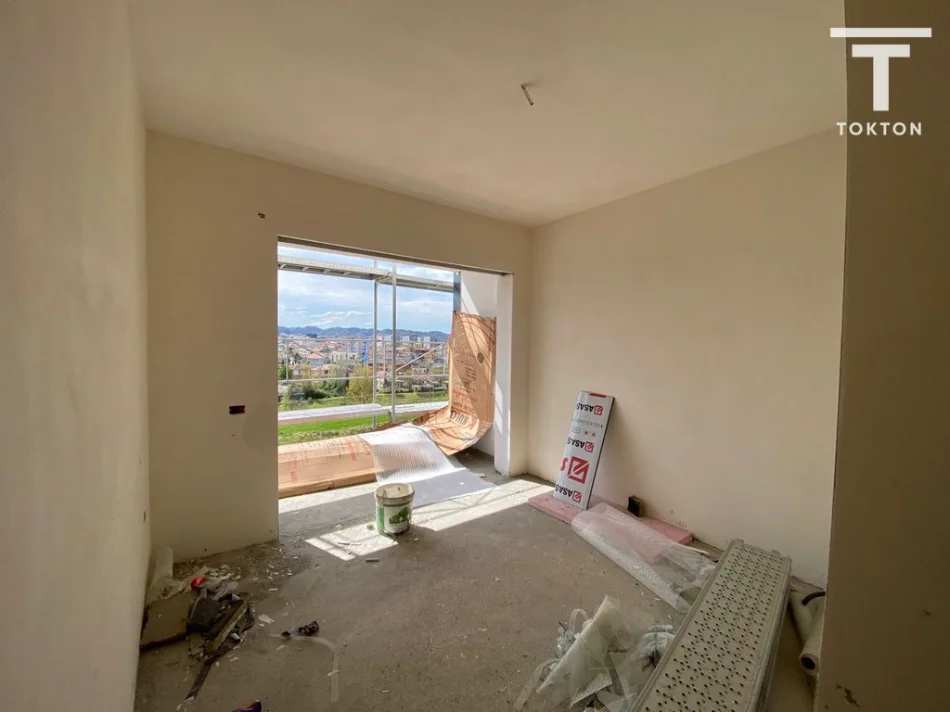 Tirane, shitet apartament 1+1+Ballkon Kati 4, 70 m² 91.500 € (Paskuqan)
