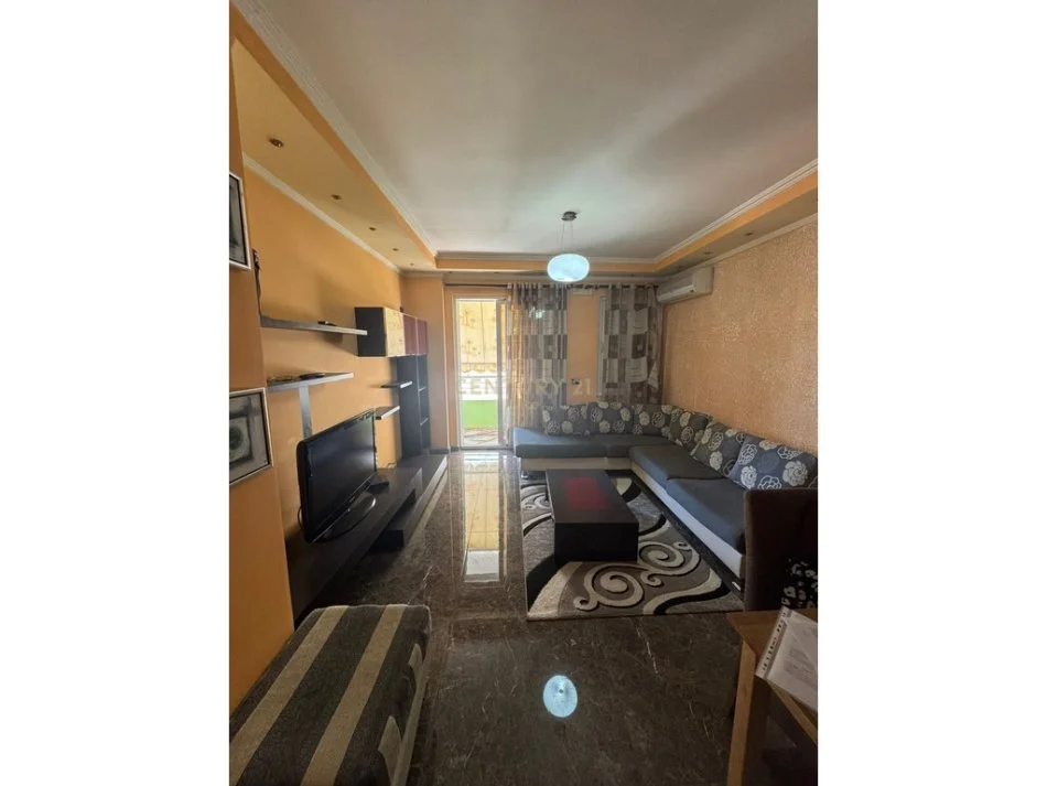 Tirane, jepet me qera apartament 2+1+Ballkon Kati 2, 90 m² 750 € (Selite)