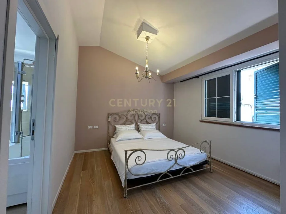 Tirane, jepet me qera apartament 2+1+Ballkon Kati 5, 120 m² 1.000 € (kodra e diellit)