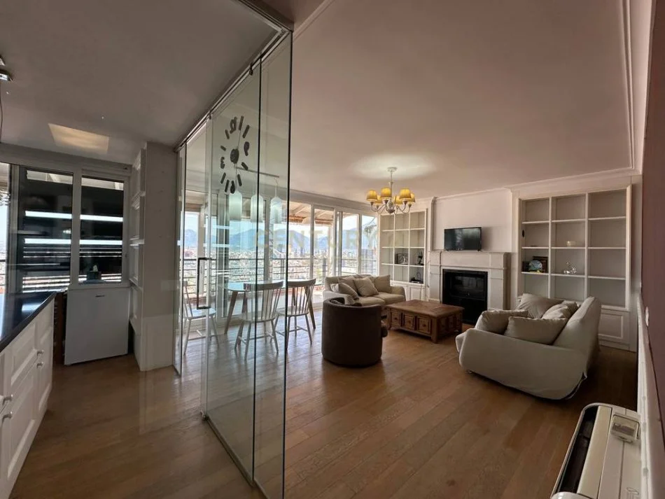 Tirane, jepet me qera apartament 2+1+Ballkon Kati 5, 120 m² 1.000 € (kodra e diellit)