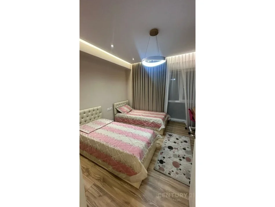 Tirane, jepet me qera apartament 2+1 Kati 6, 115 m² 800 € 