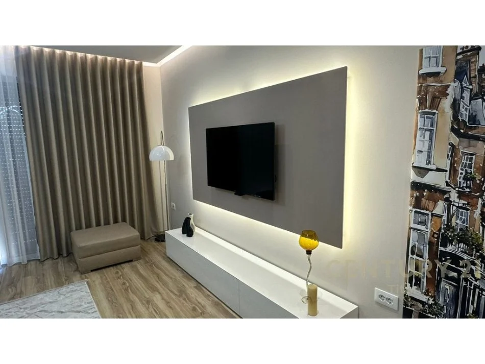 Tirane, jepet me qera apartament 2+1 Kati 6, 115 m² 800 € 