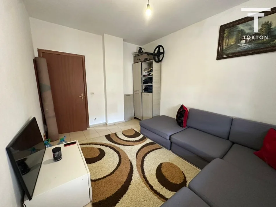 Tirane, shitet apartament 2+1 Kati 7, 93 m² 120.000 € (kthesa e kamzes)
